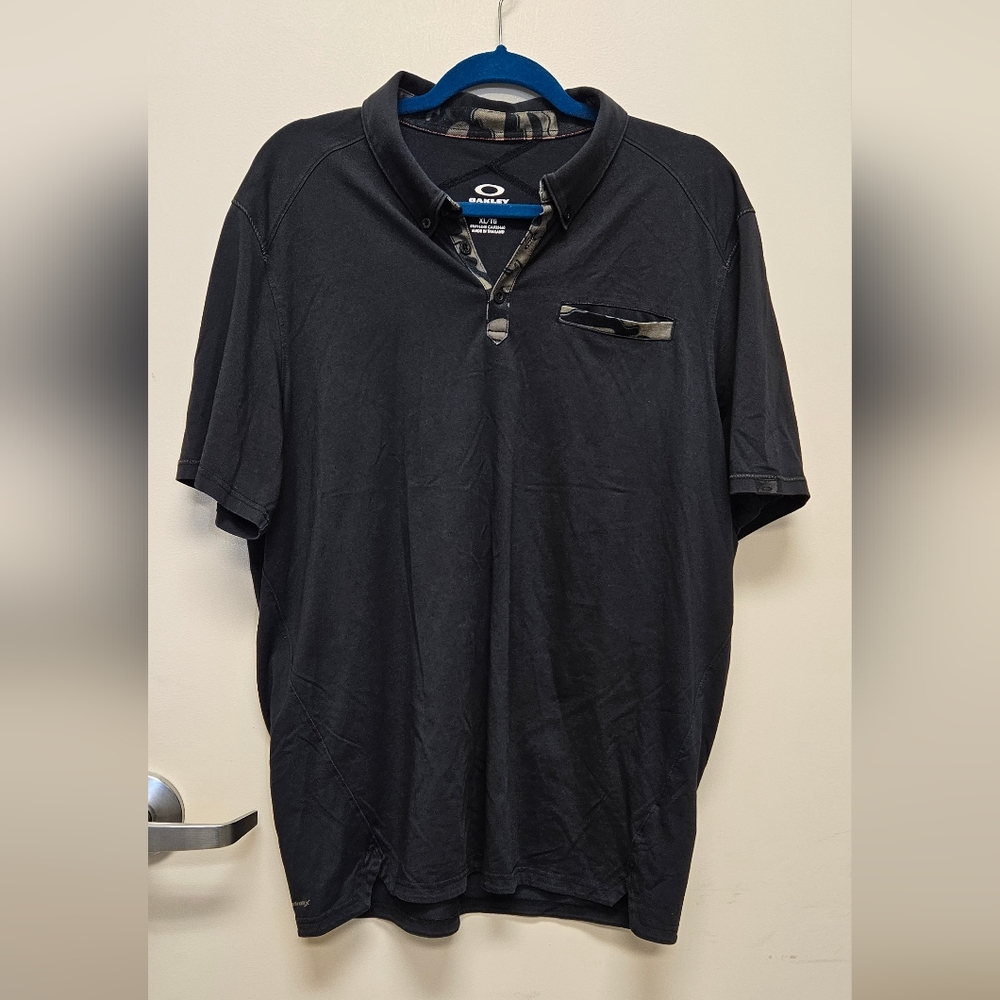 Oakley Men's Regular Fit Golf/Polo SZ XL Cammo Trim Oakley Men's Regular Fit